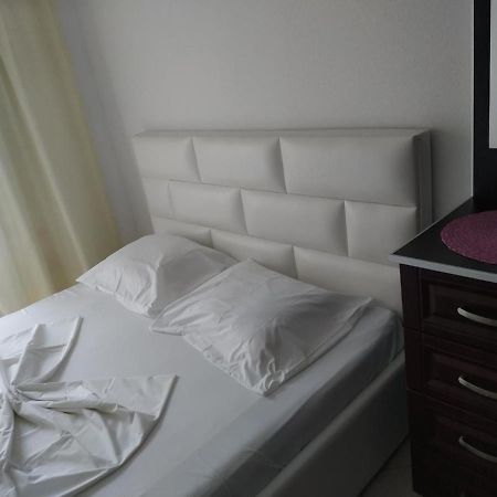 Aparthotel Vila Tufi Велипойе Экстерьер фото
